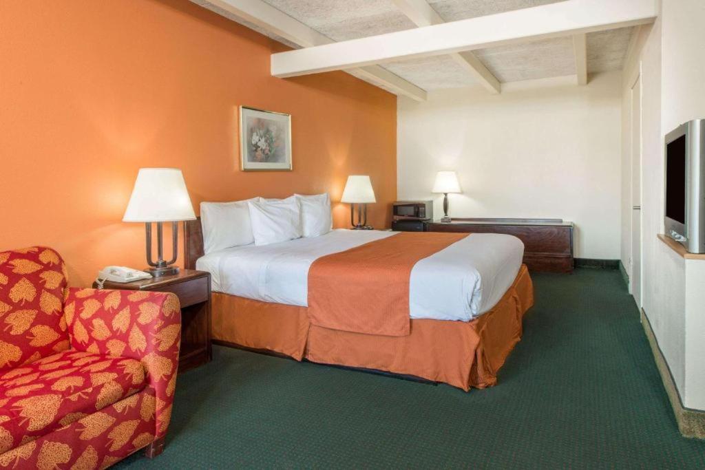 Haven Inn & Suites St Louis Hazelwood - Airport North Екстериор снимка