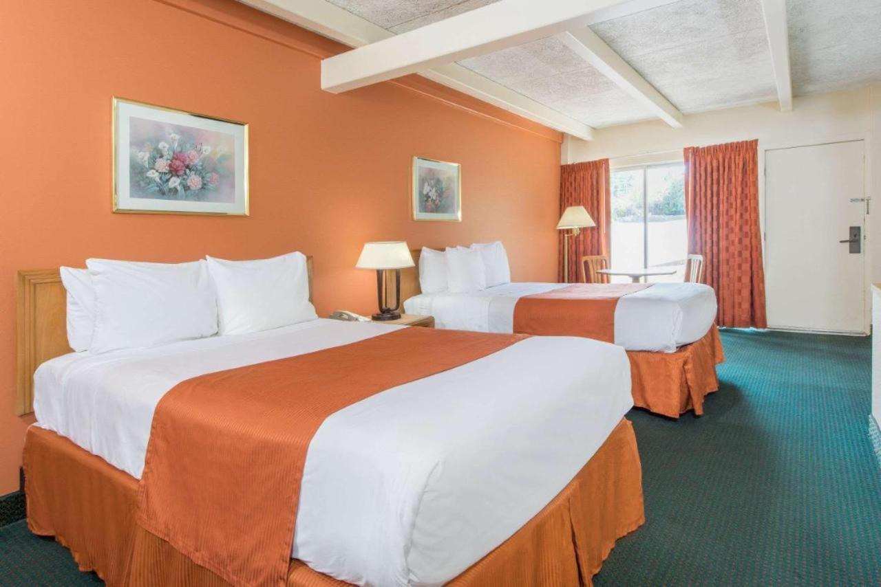 Haven Inn & Suites St Louis Hazelwood - Airport North Екстериор снимка