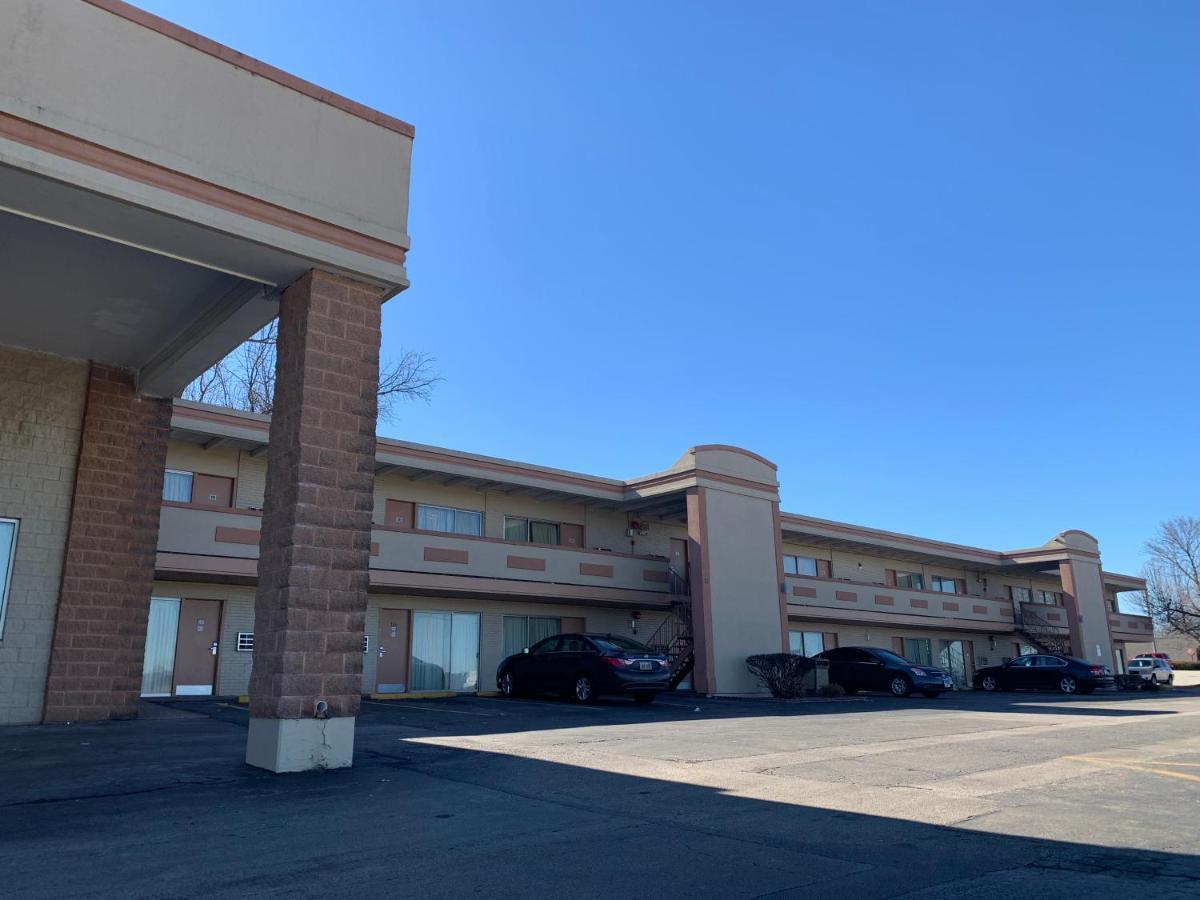 Haven Inn & Suites St Louis Hazelwood - Airport North Екстериор снимка